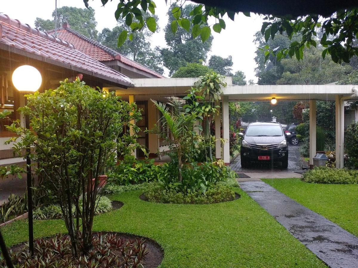 Hotel Bumi Asih Gedung Sate Bandung Exterior foto